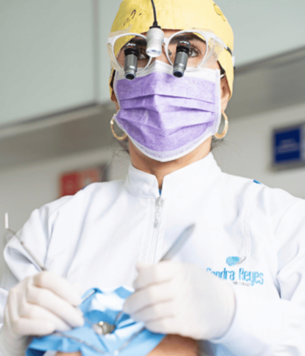 Implantes dentales realizados por la odontóloga Dra Sandra reyes en Bucaramanga, Floridablanca, girón y Piedecuesta