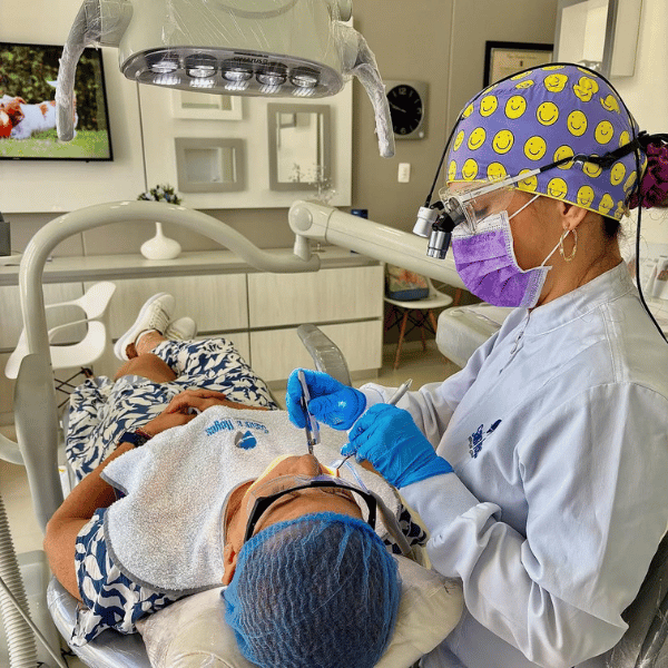 Rehabilitación oral realizados por la odontóloga Dra Sandra reyes en Bucaramanga, Floridablanca, girón y Piedecuesta